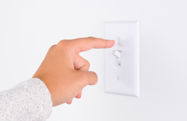 Prst na vypínači